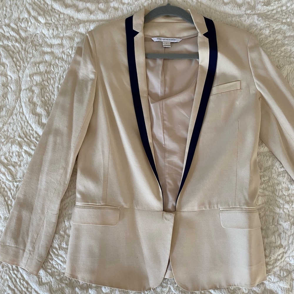 Diane von Furstenberg blazer in cream and navy